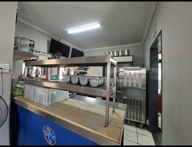 250M² RESTAURANT FOR SALE IN THREE RIVERS